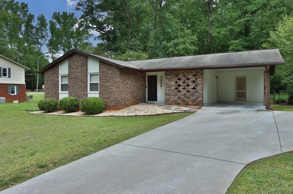 3469 Navaho Trl, Smyrna GA  30080-4507 exterior