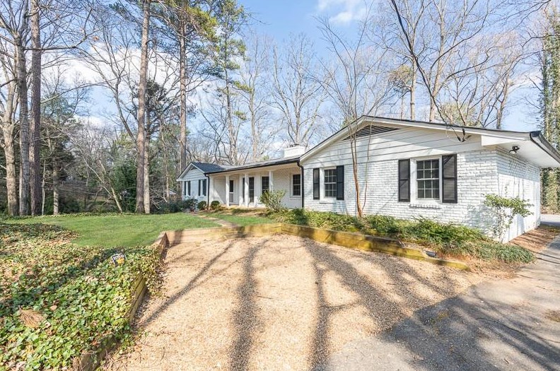 5305 Peachtree Dunwoody Rd, Atlanta GA  30342-2141 exterior