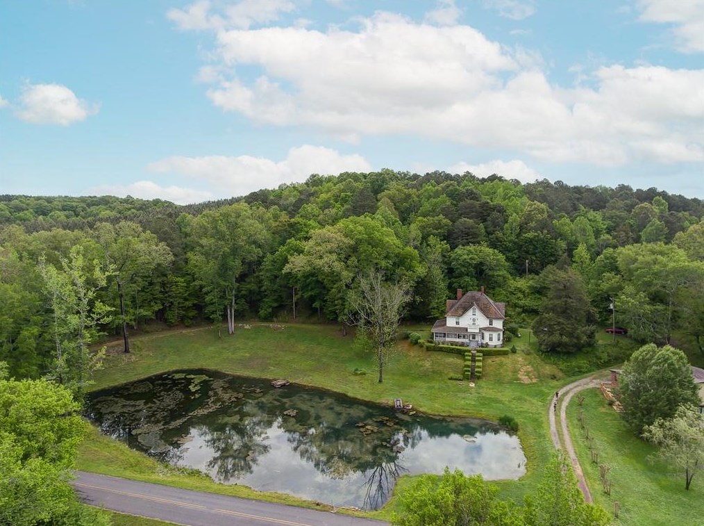 1945 Taliaferro Springs Rd, Lyerly, GA 30730