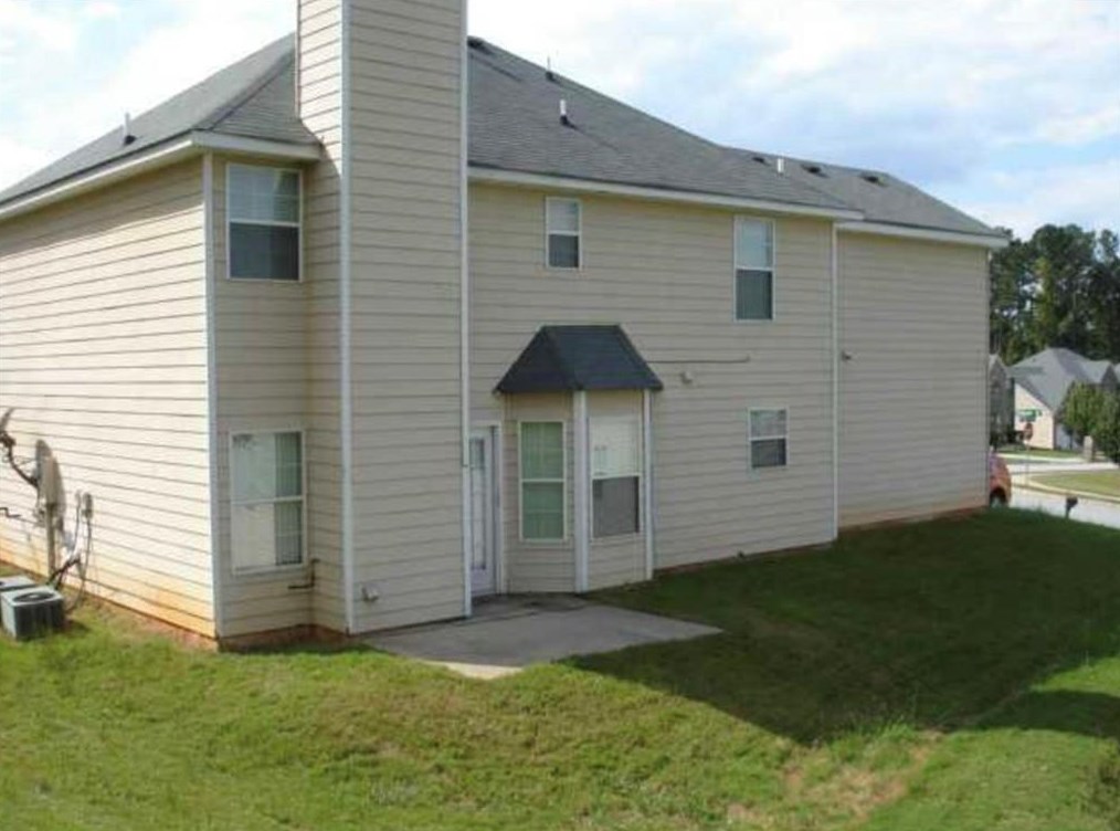 6892 Wildboar Dr, Fairburn, GA 30213-2090