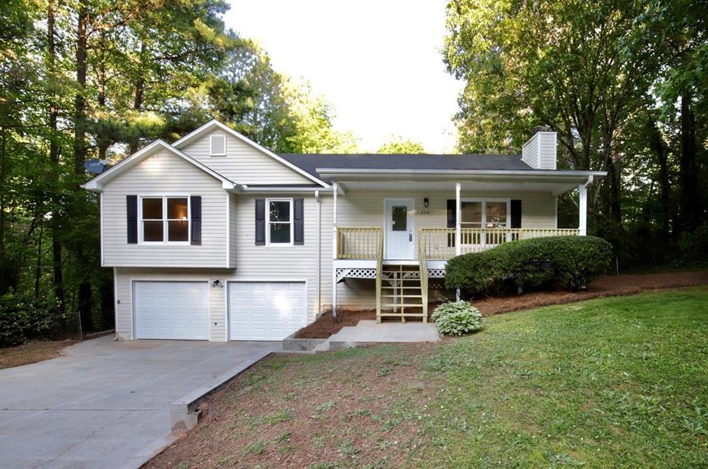 576 Settlers Ridge Ln, Hiram, GA 30141