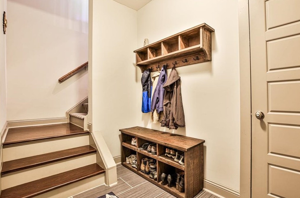 801 Candler St, Decatur GA  30030-4403 exterior