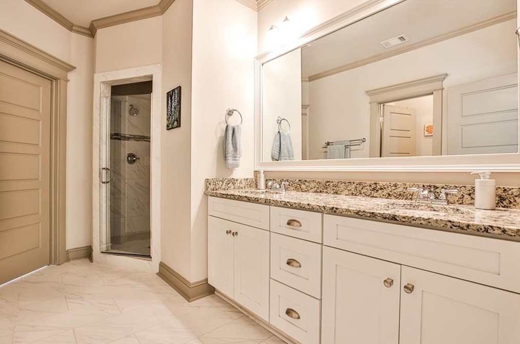 801 Candler St, Decatur GA  30030-4403 exterior