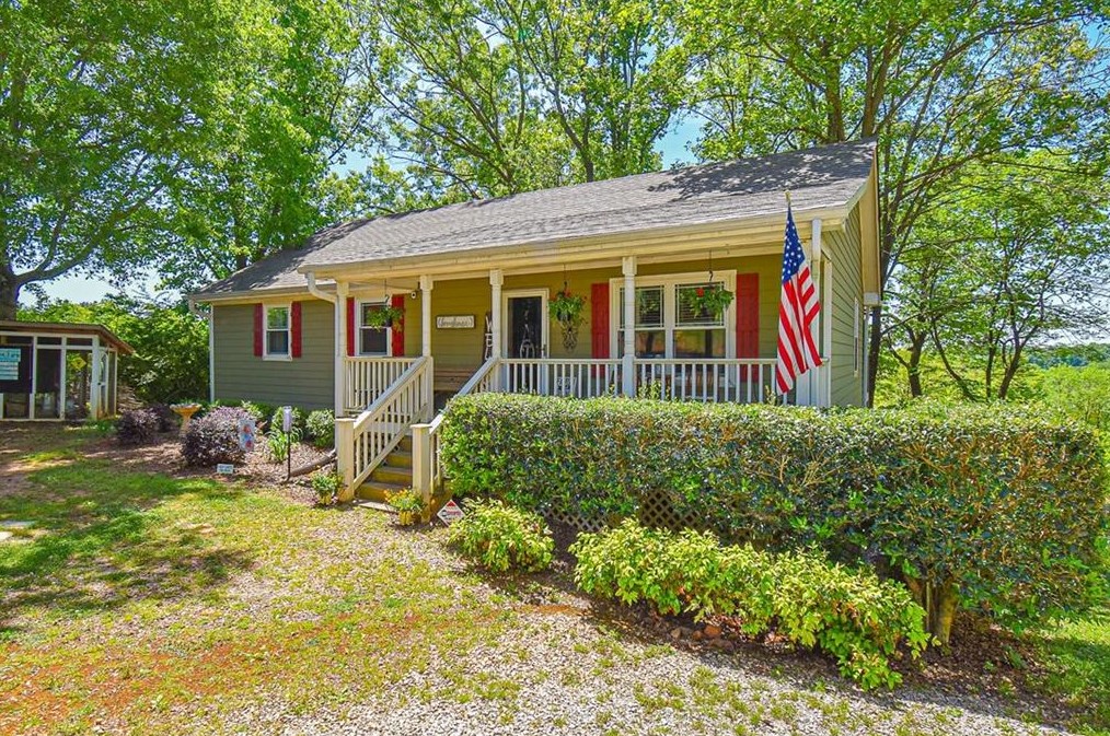 435 Harmony Church Rd, Gillsville, GA 30543-3210