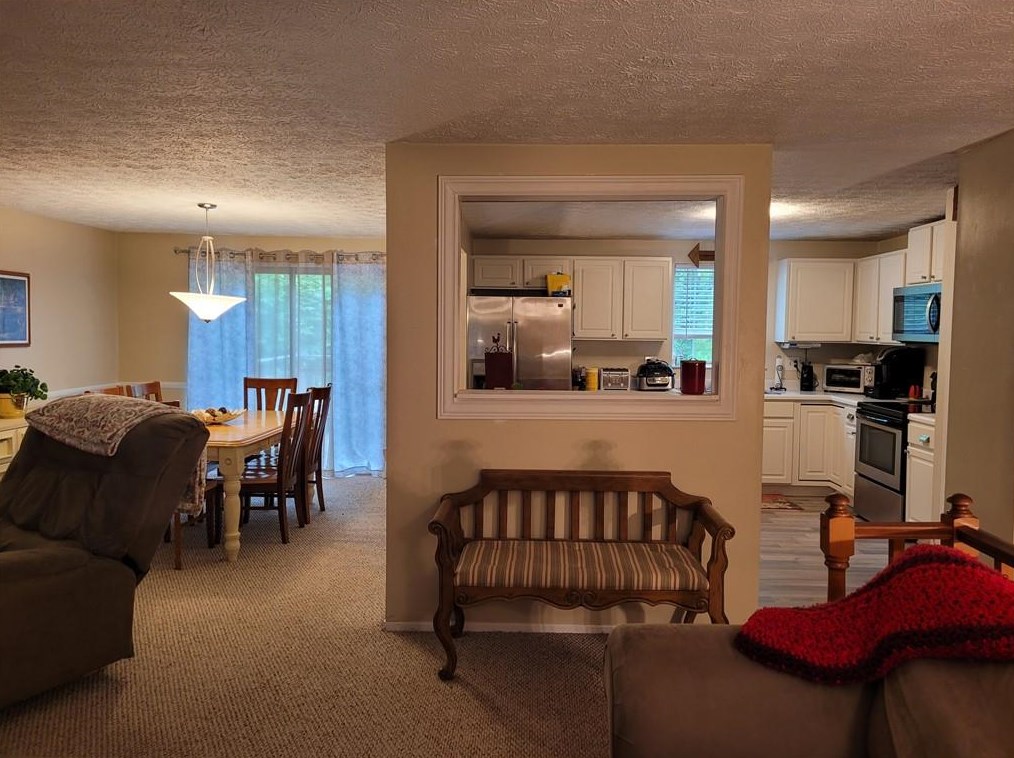 305 Hembree Forest Cir, Roswell, GA 30076