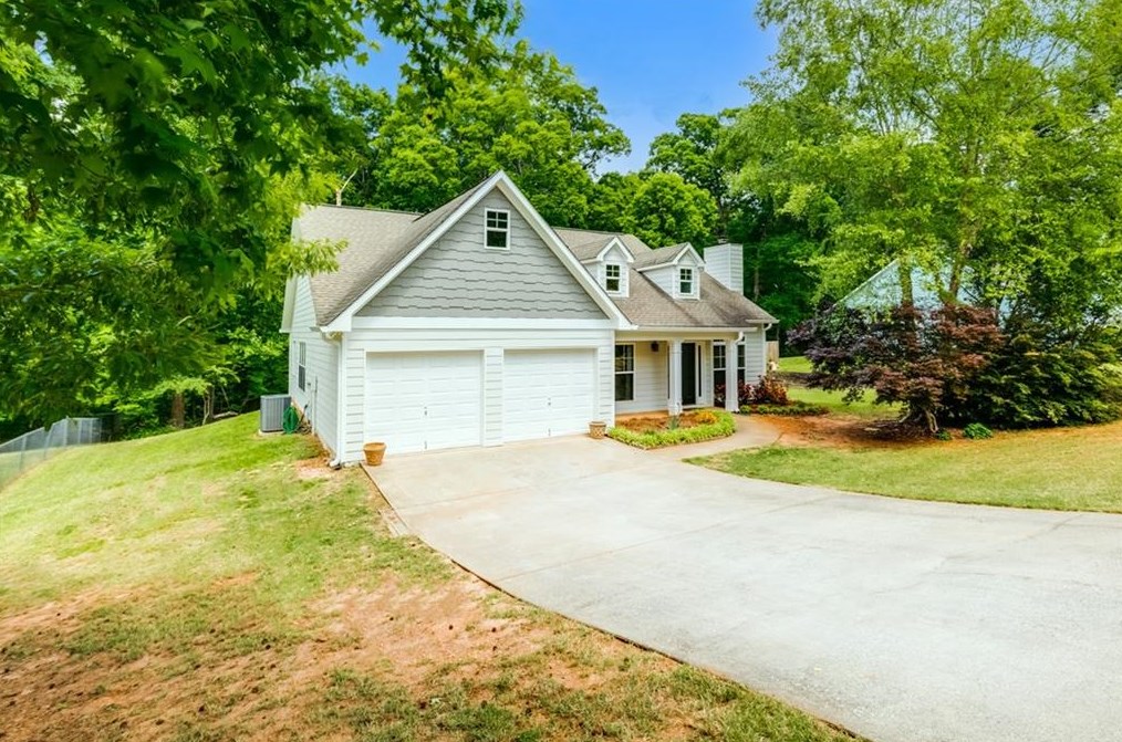 535 Flintlock Dr, Dacula, GA 30019-3414