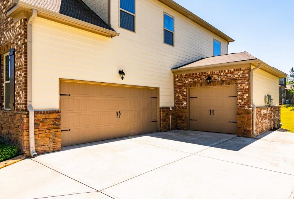 2219 Caledonia Dr, Lawrenceville GA 30045-3597 exterior