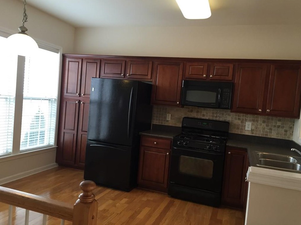 1004 Thornborough Dr, Alpharetta, GA 30004