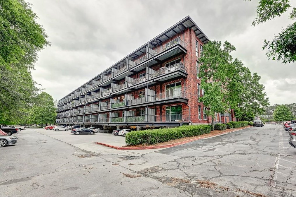 5200 Peachtree Rd, Atlanta GA  30338-4510 exterior