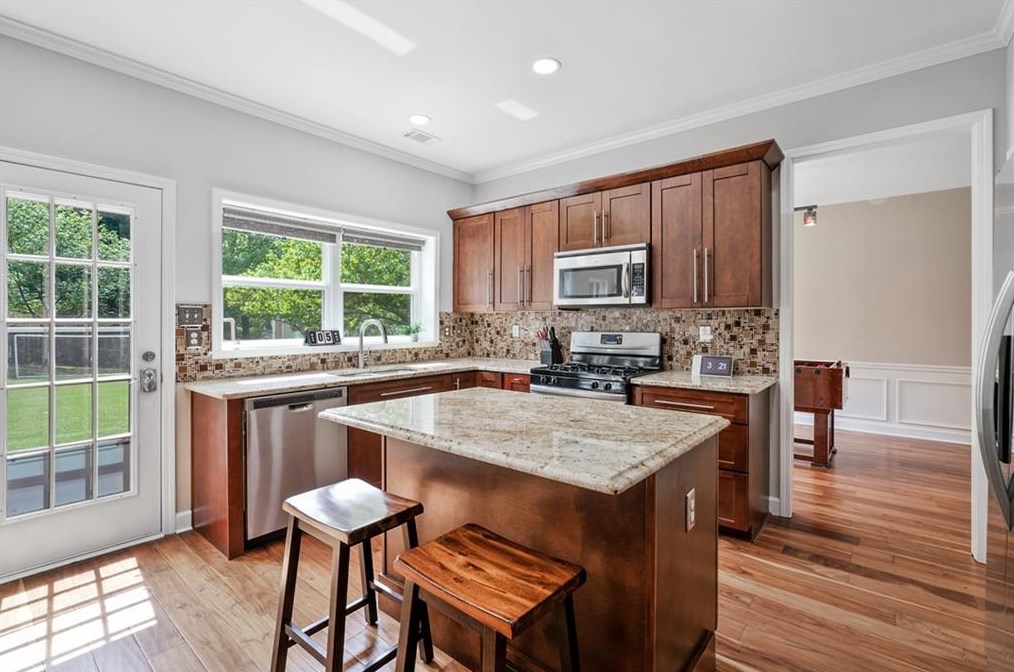 340 Leatherman Ct, Alpharetta, GA 30005-2546