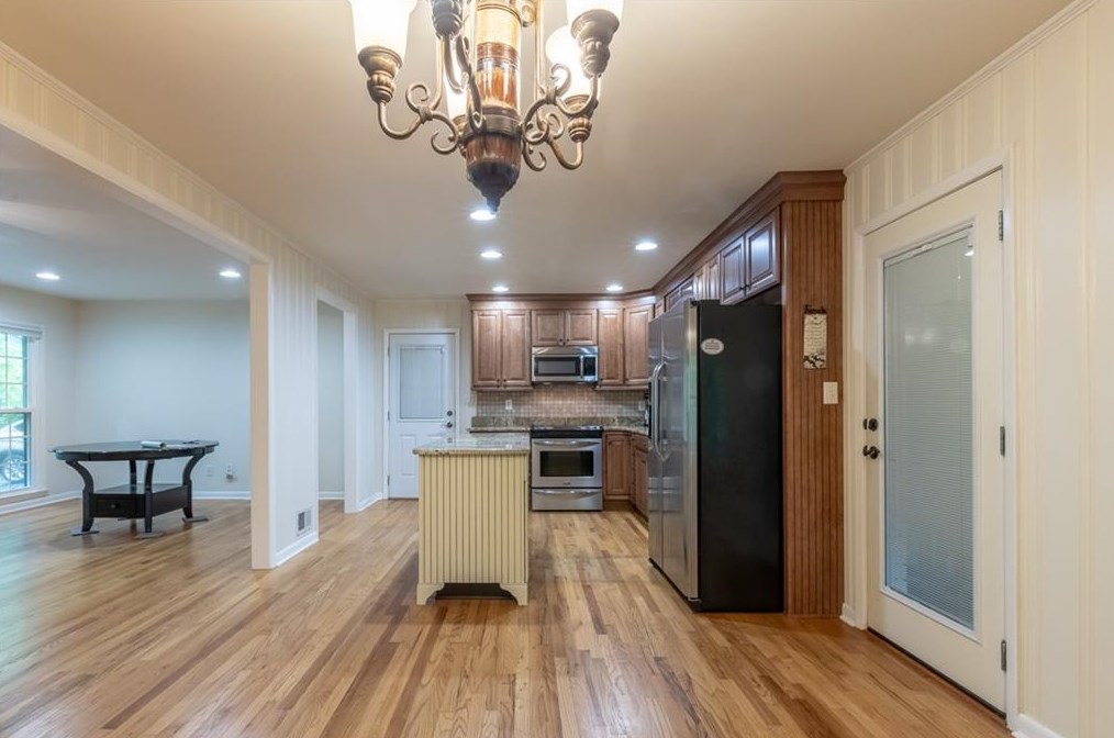 4391 King Valley Dr, Smyrna GA  30082-4226 exterior