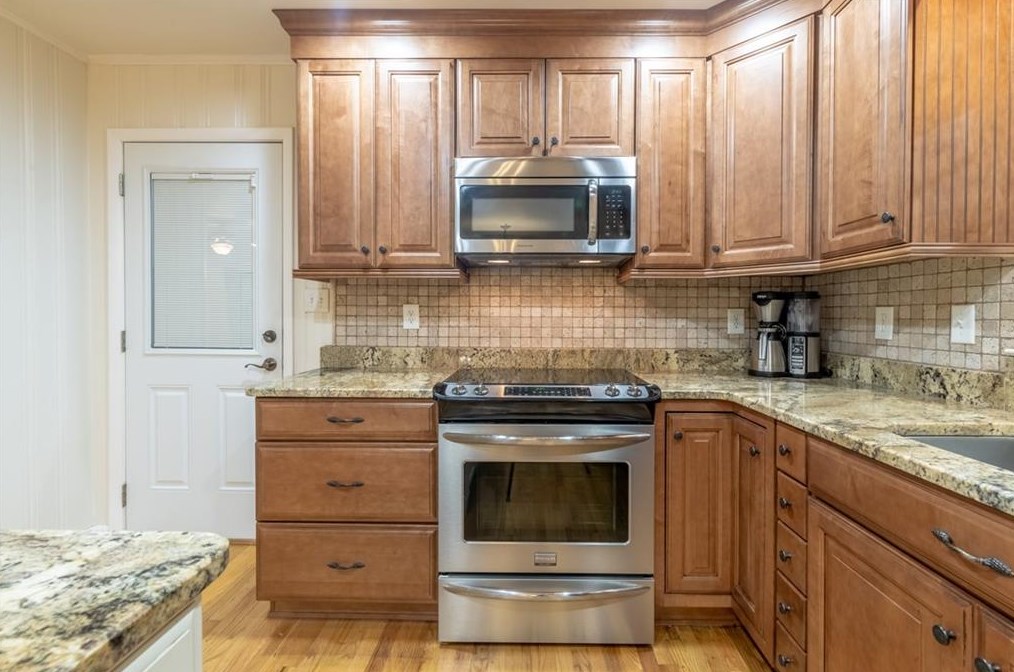 4391 King Valley Dr, Smyrna GA  30082-4226 exterior