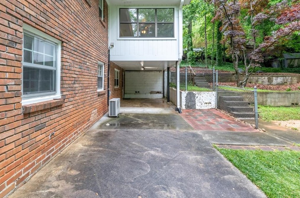 4391 King Valley Dr, Smyrna GA  30082-4226 exterior