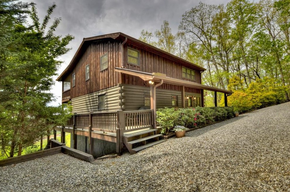 972 Locust Ln, Morganton, GA 30560