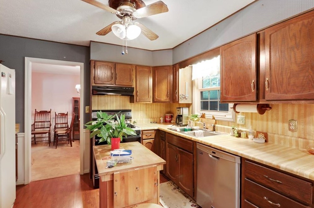 255 Tyson Cir, Roswell, GA 30076-2207