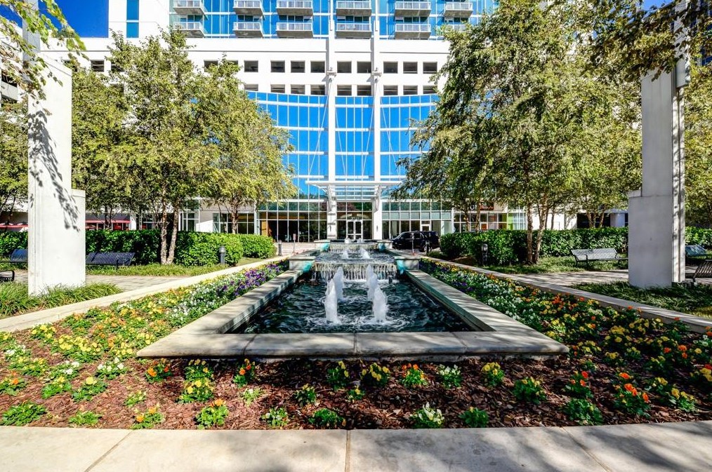 3324 Peachtree Rd, Atlanta GA  30326-1001 exterior