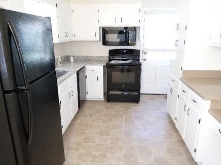 4384 York Rd, Atlanta GA  30337-4838 exterior