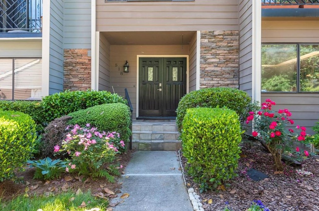 518 Sutters Pt, Atlanta, GA 30328-5267