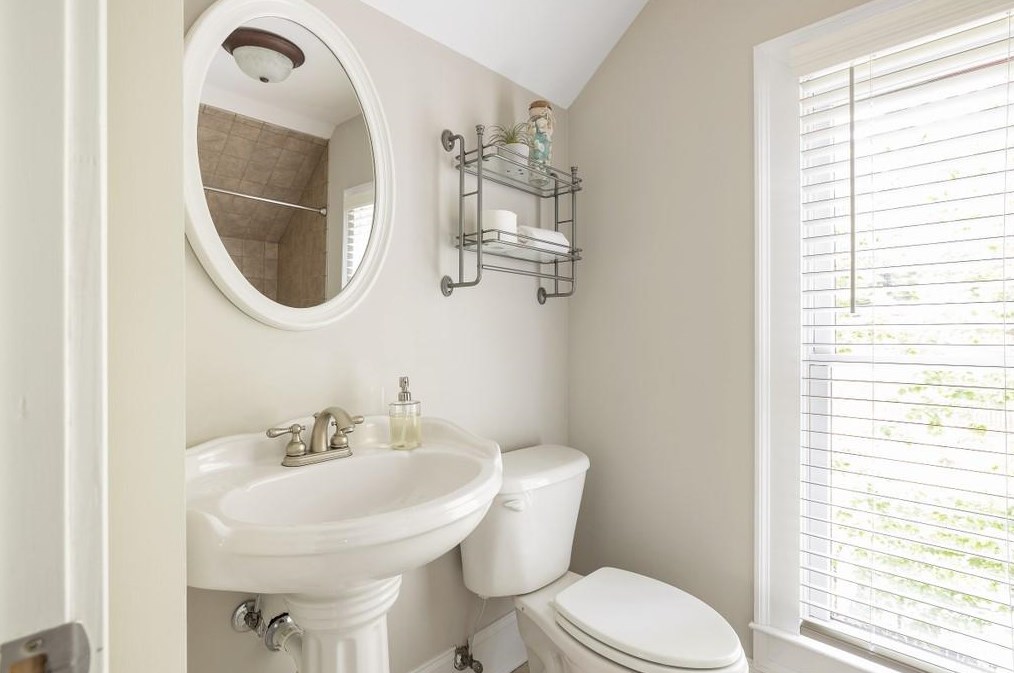 103 Candler Pointe Way, Decatur GA  30030-4400 exterior