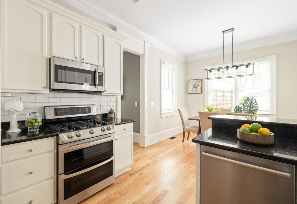 103 Candler Pointe Way, Decatur GA  30030-4400 exterior