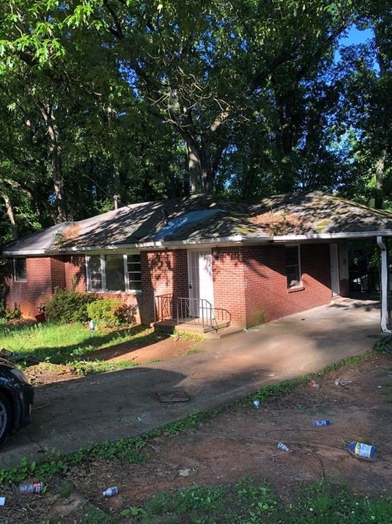 2505 Riggs Dr, Atlanta GA  30344-2231 exterior