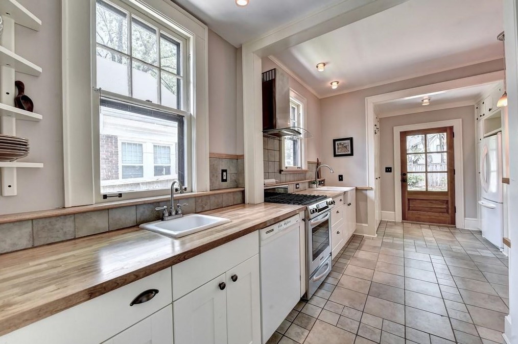 202 Feld Ave, Decatur GA  30030-3510 exterior