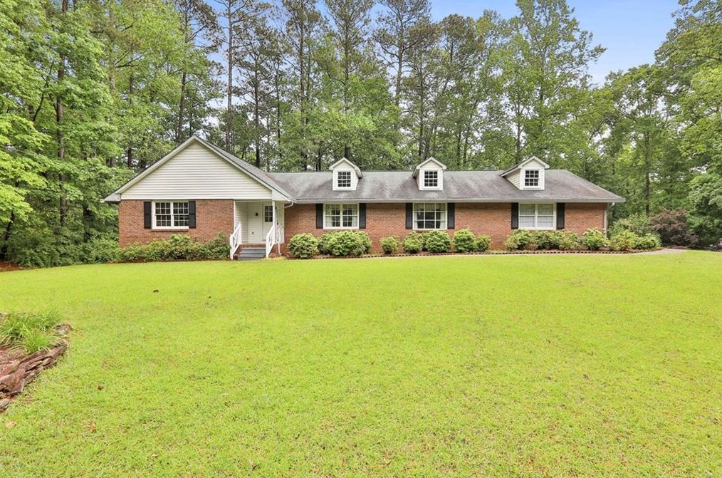 6280 White Mill Rd, Fairburn, GA 30213-2571