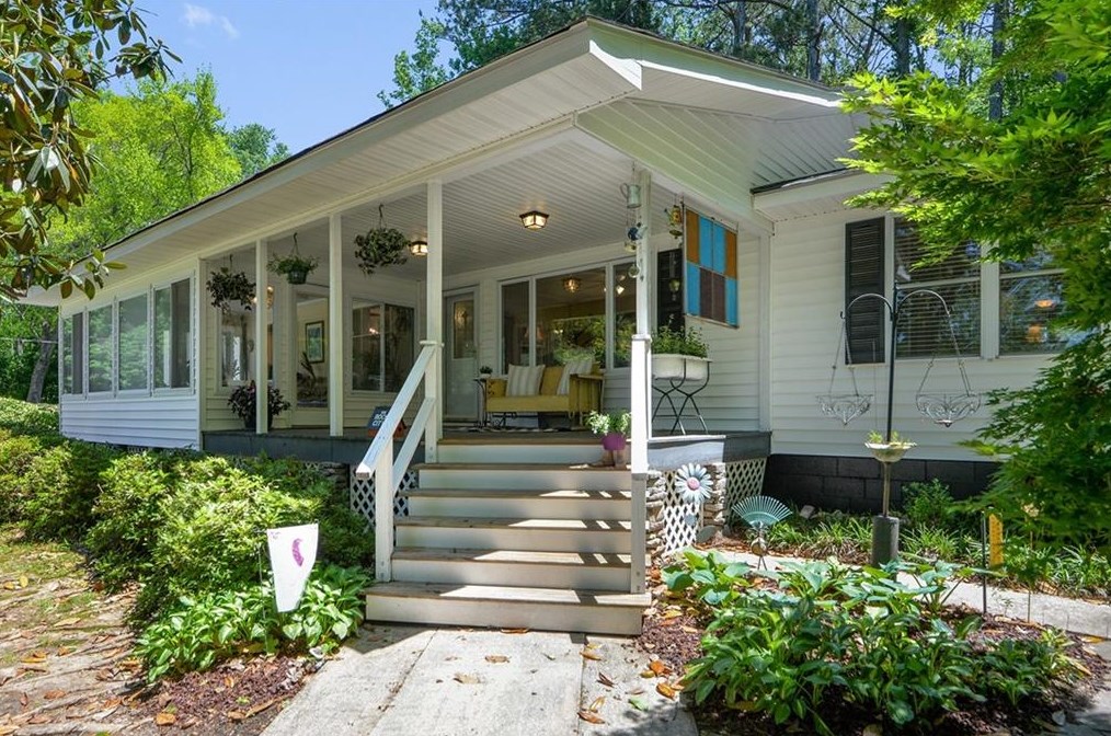 4550 Doss Cir, Powder Springs, GA 30127-3207