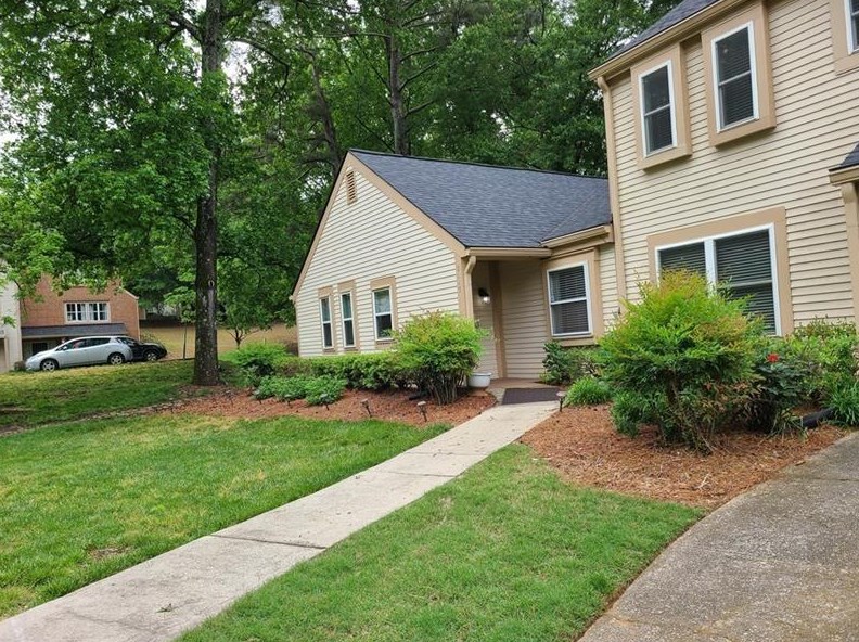 2115 Simsbury Ln, Atlanta, GA 30338-6511