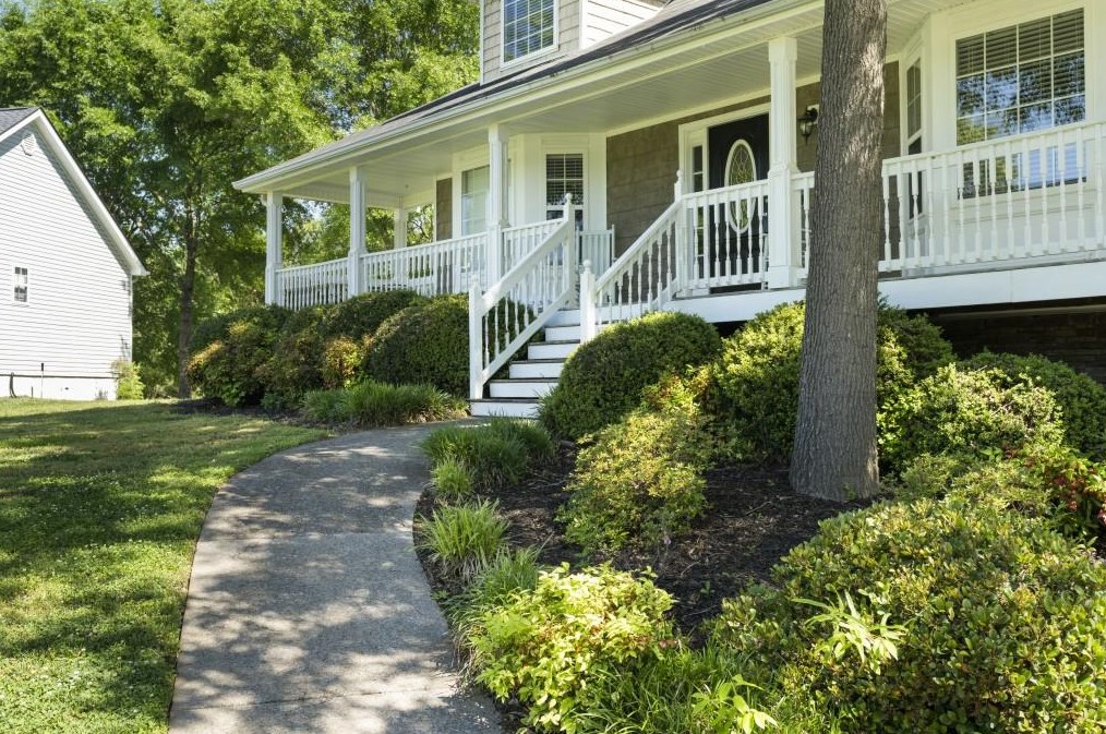 138 King Edward Ct, Calhoun GA  30701-7987 exterior