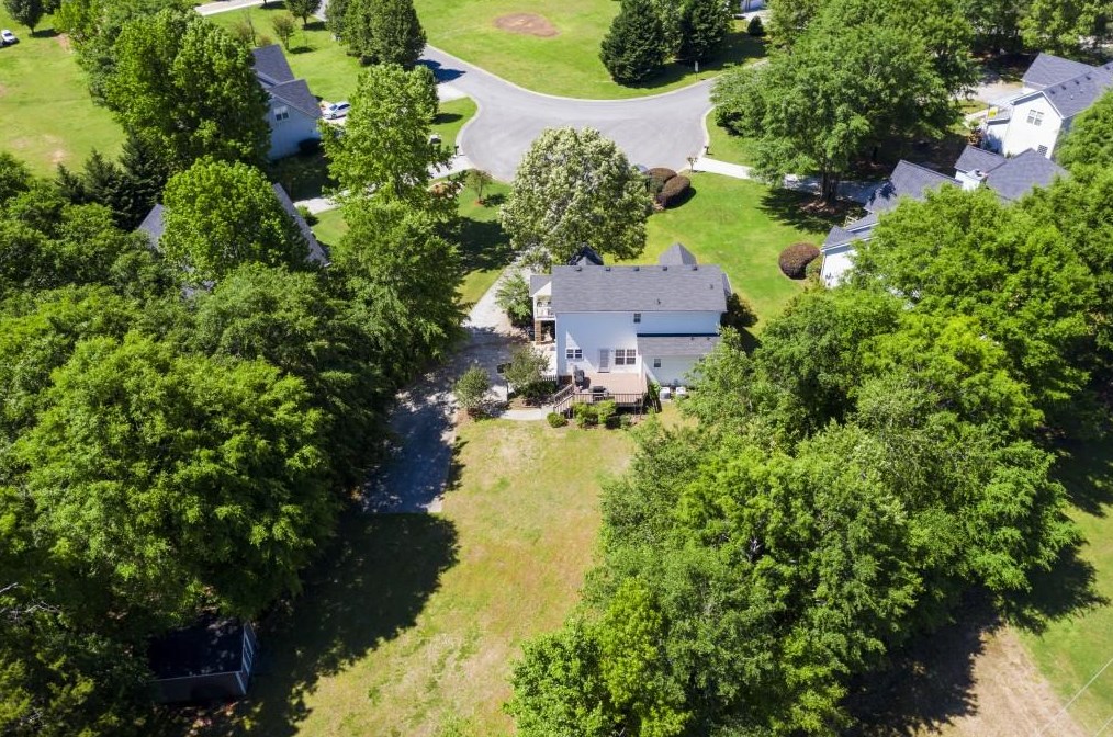 138 King Edward Ct, Calhoun GA  30701-7987 exterior