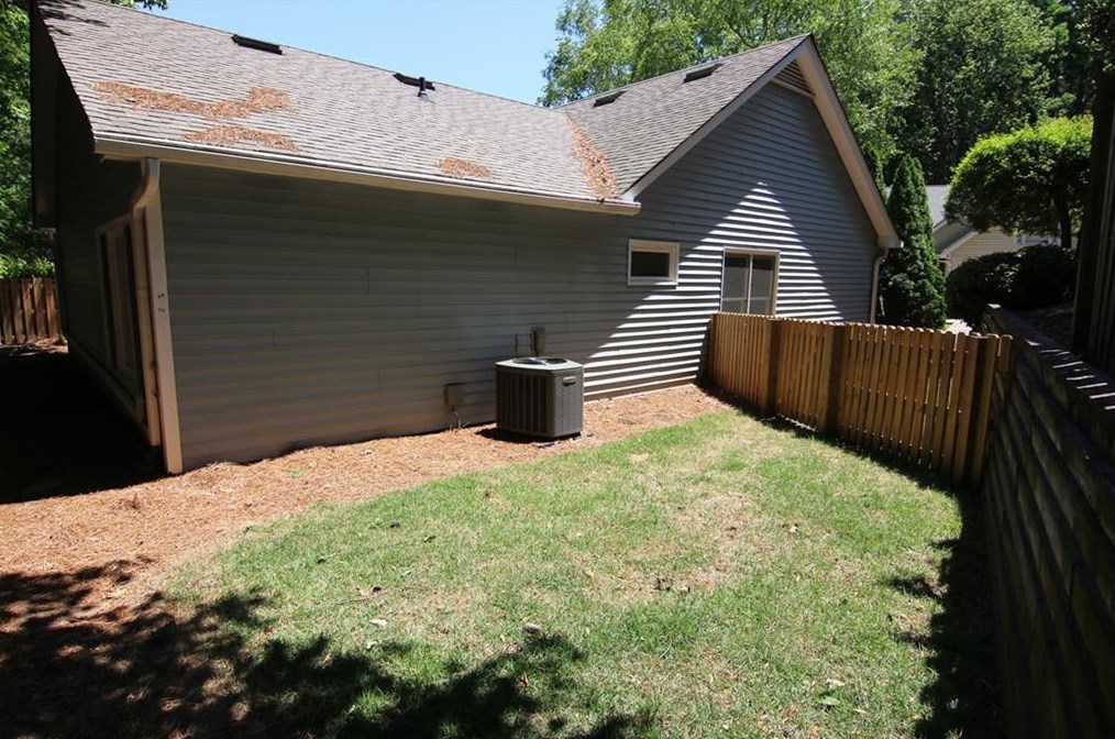 2019 Eagle Glen Rd, Alpharetta GA  30022-1680 exterior