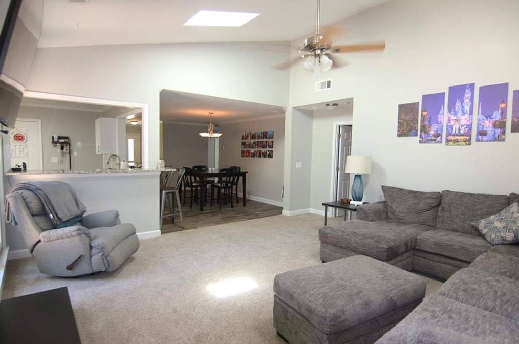 2019 Eagle Glen Rd, Alpharetta GA  30022-1680 exterior
