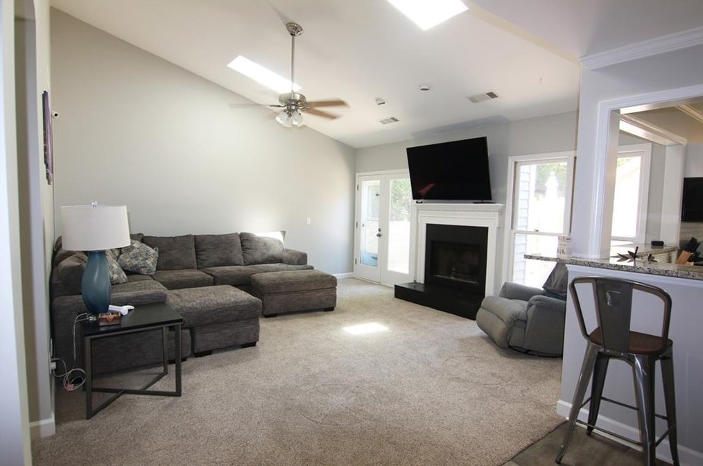 2019 Eagle Glen Rd, Alpharetta GA  30022-1680 exterior