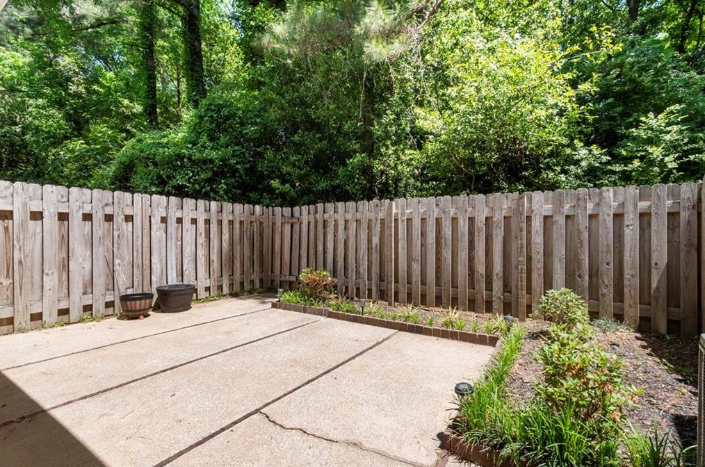 819 Heritage Sq, Decatur GA  30033-4178 exterior