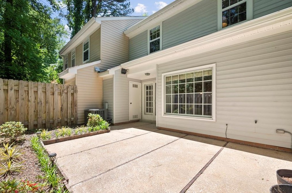 819 Heritage Sq, Decatur GA  30033-4178 exterior