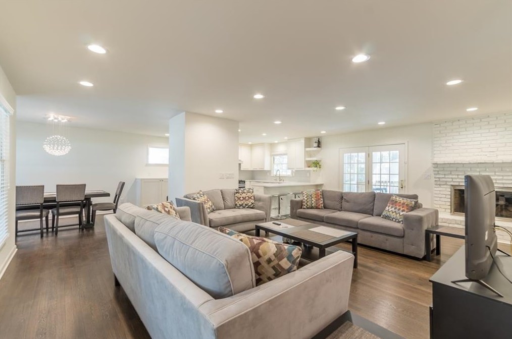 2537 Coralwood Dr, Decatur GA  30033-1333 exterior