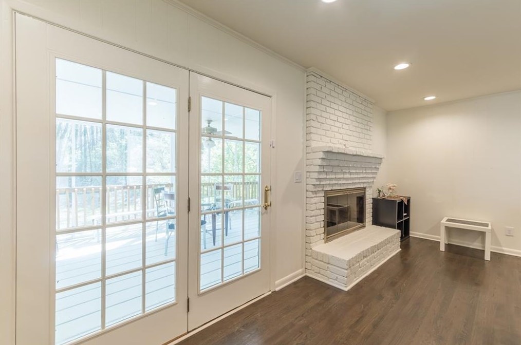 2537 Coralwood Dr, Decatur GA  30033-1333 exterior