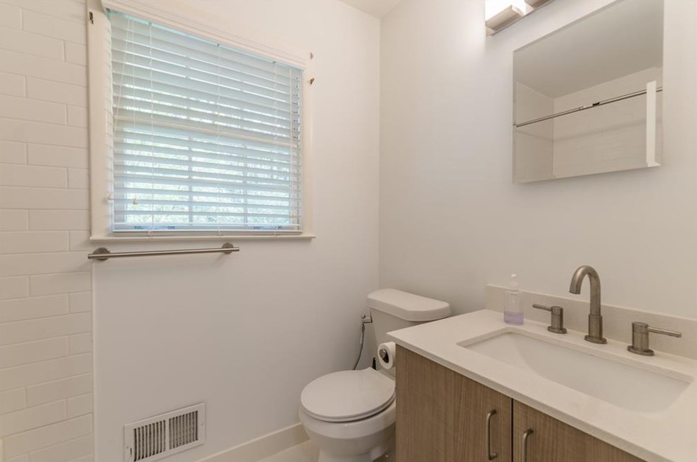 2537 Coralwood Dr, Decatur GA  30033-1333 exterior