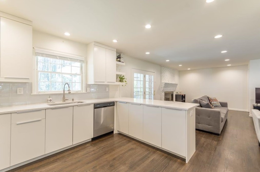 2537 Coralwood Dr, Decatur GA  30033-1333 exterior