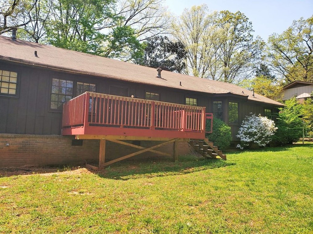 2116 Tudor Castle Cir, Decatur GA  30035-2158 exterior