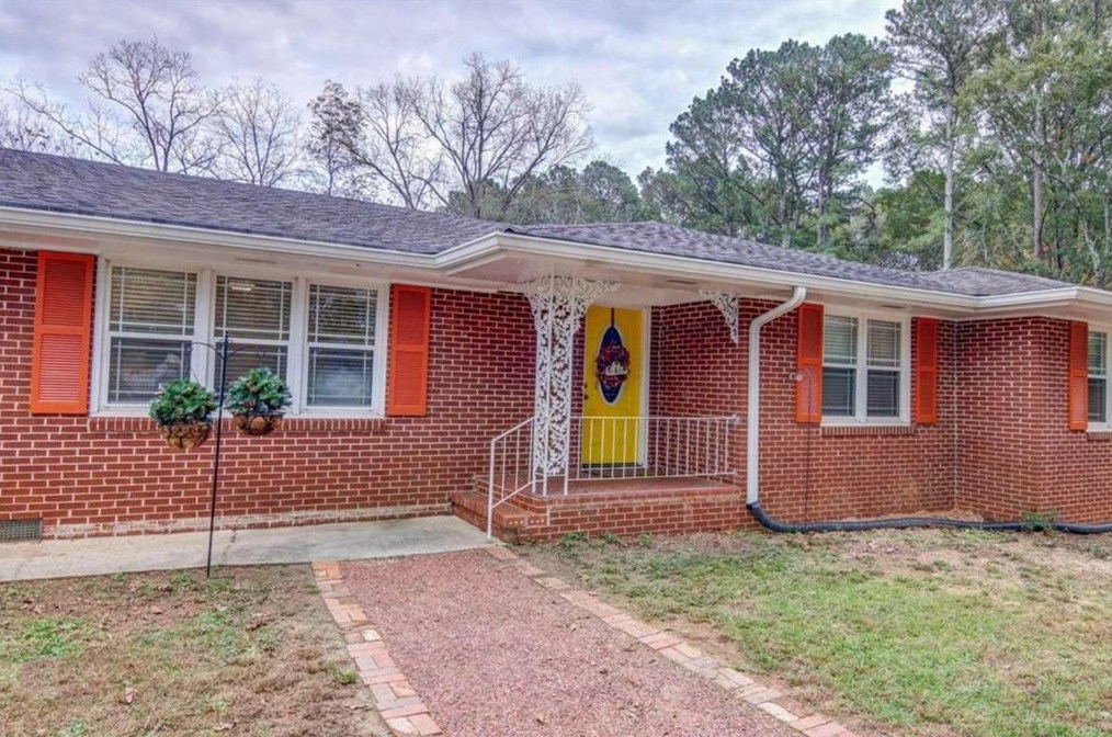 314 N Emory St, Oxford, GA 30054