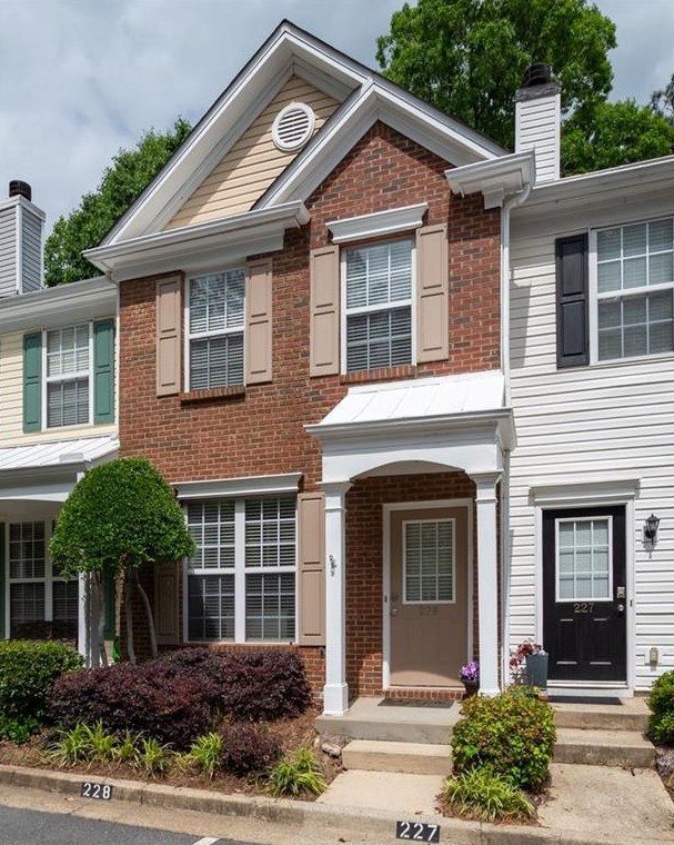 228 Buckland Dr, Alpharetta, GA 30022-1628