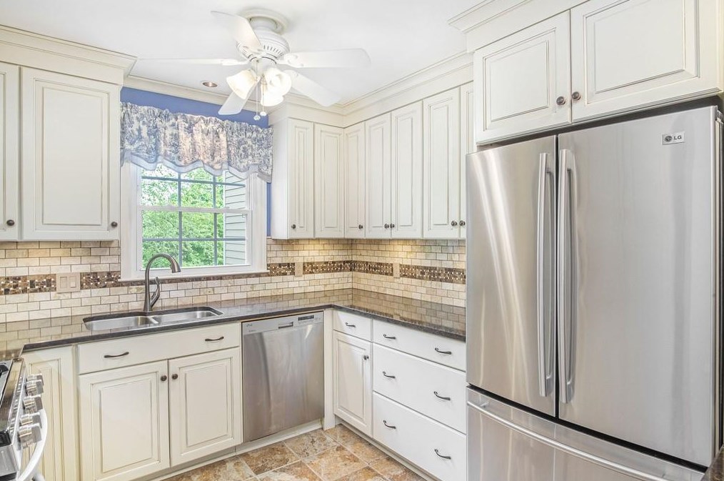 1110 Moorestown Cir, Decatur GA  30033-2733 exterior