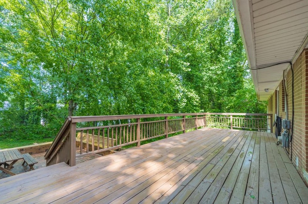 203 Pineland Dr, Smyrna GA  30082-2736 exterior