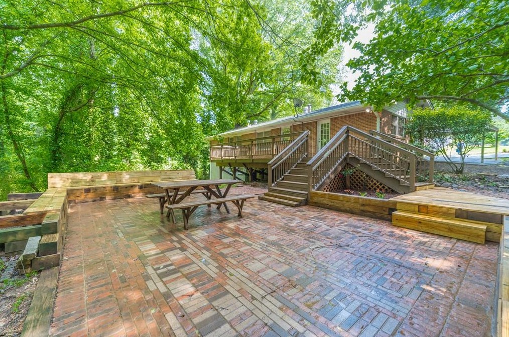 203 Pineland Dr, Smyrna GA  30082-2736 exterior