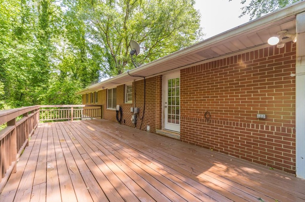 203 Pineland Dr, Smyrna GA  30082-2736 exterior