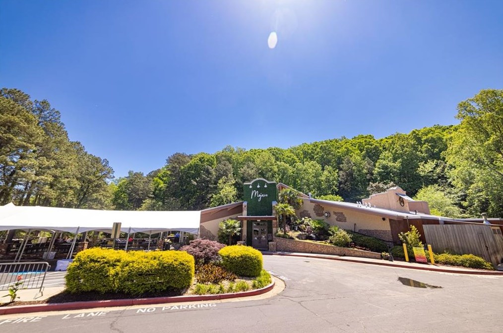 200 River Vista Dr, Atlanta GA  30339-7602 exterior