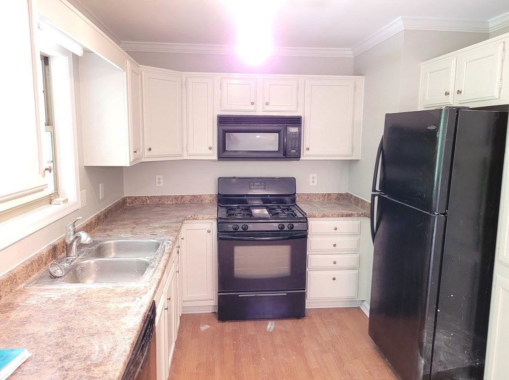1938 Ivy Glen Dr, Smyrna GA  30082-4851 exterior