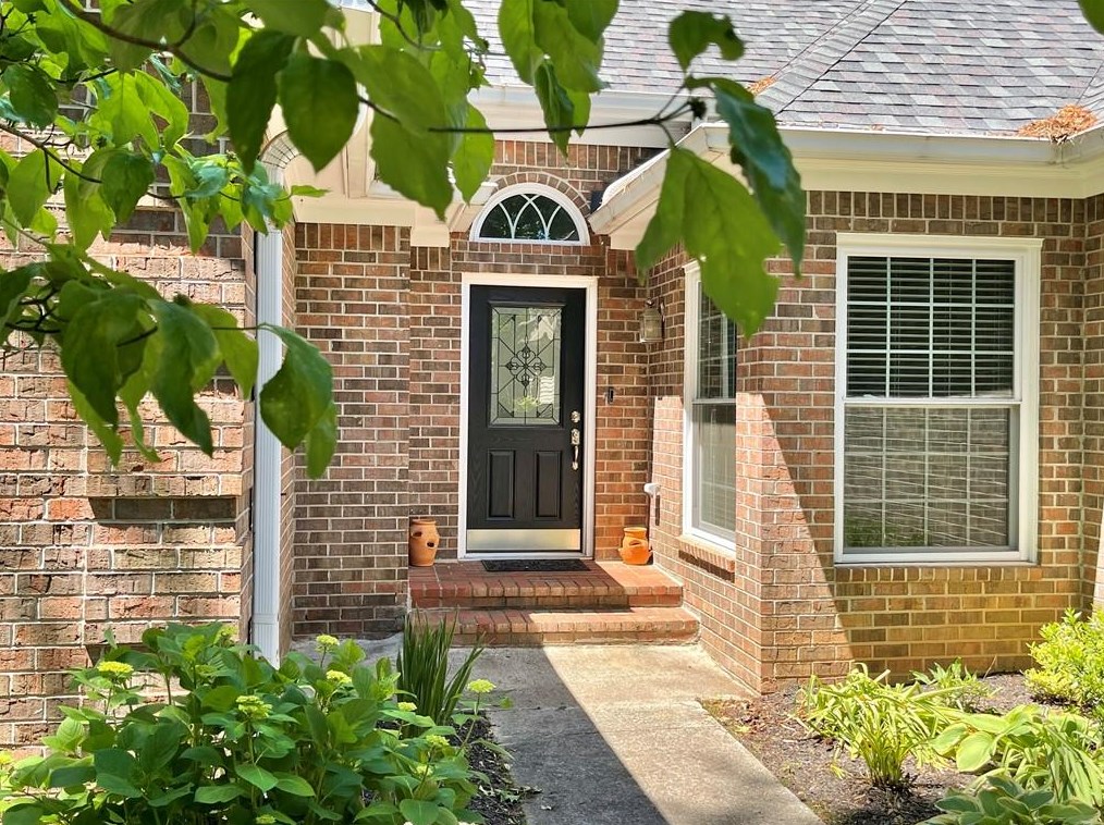 300 Shyrewood Dr, Lawrenceville, GA 30043-6447